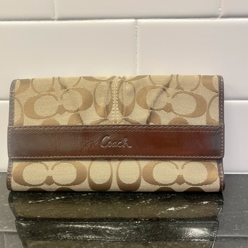 COPY - Coach Tri-Fold Signature C Wallet